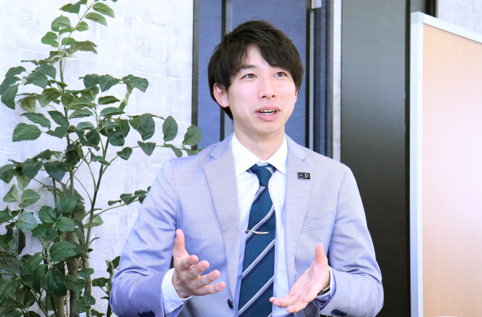 逆質問で聞くべき質問について話す百目鬼さん