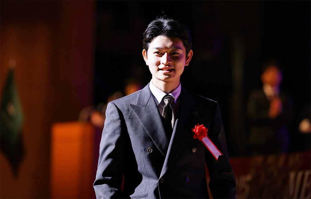 年次表彰2025|保険個人部門1位 課長代理 萩原拓海さん | ME Group